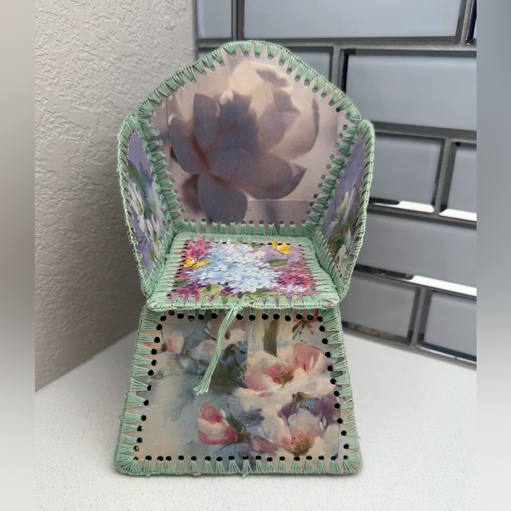 Vintage Handmaid Crocheted Greeting Card Sewing Basket Trinket Box Floral Chair - Picture 3 of 15